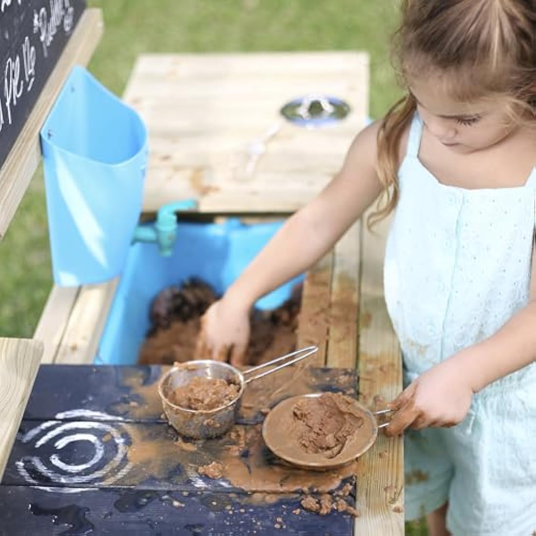 Outdoor & Messy Play