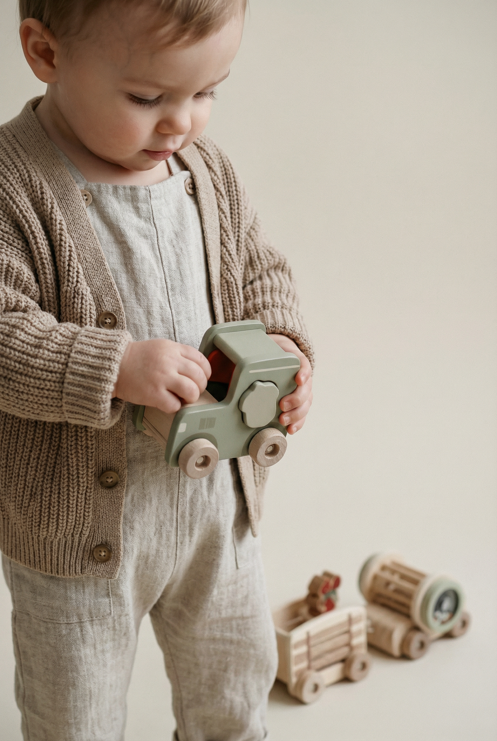 Wooden Tractor & Trailer Play Set – Neutral Farm Toy with Detachable Rattle Drum